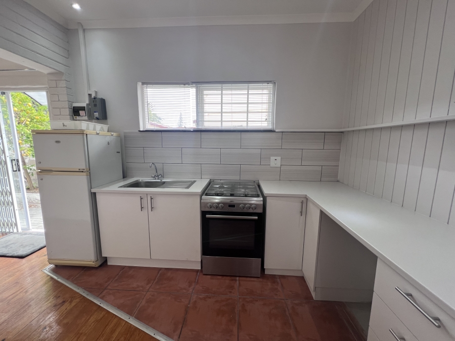 To Let 1 Bedroom Property for Rent in Table View Western Cape